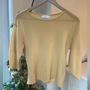 Oak & Fort top.  Size: 0S, light pale/pastel yellow.